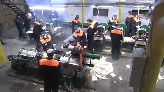 俄羅斯勞教營木筷生產(chǎn)線啟動，產(chǎn)品瞄準中國市場